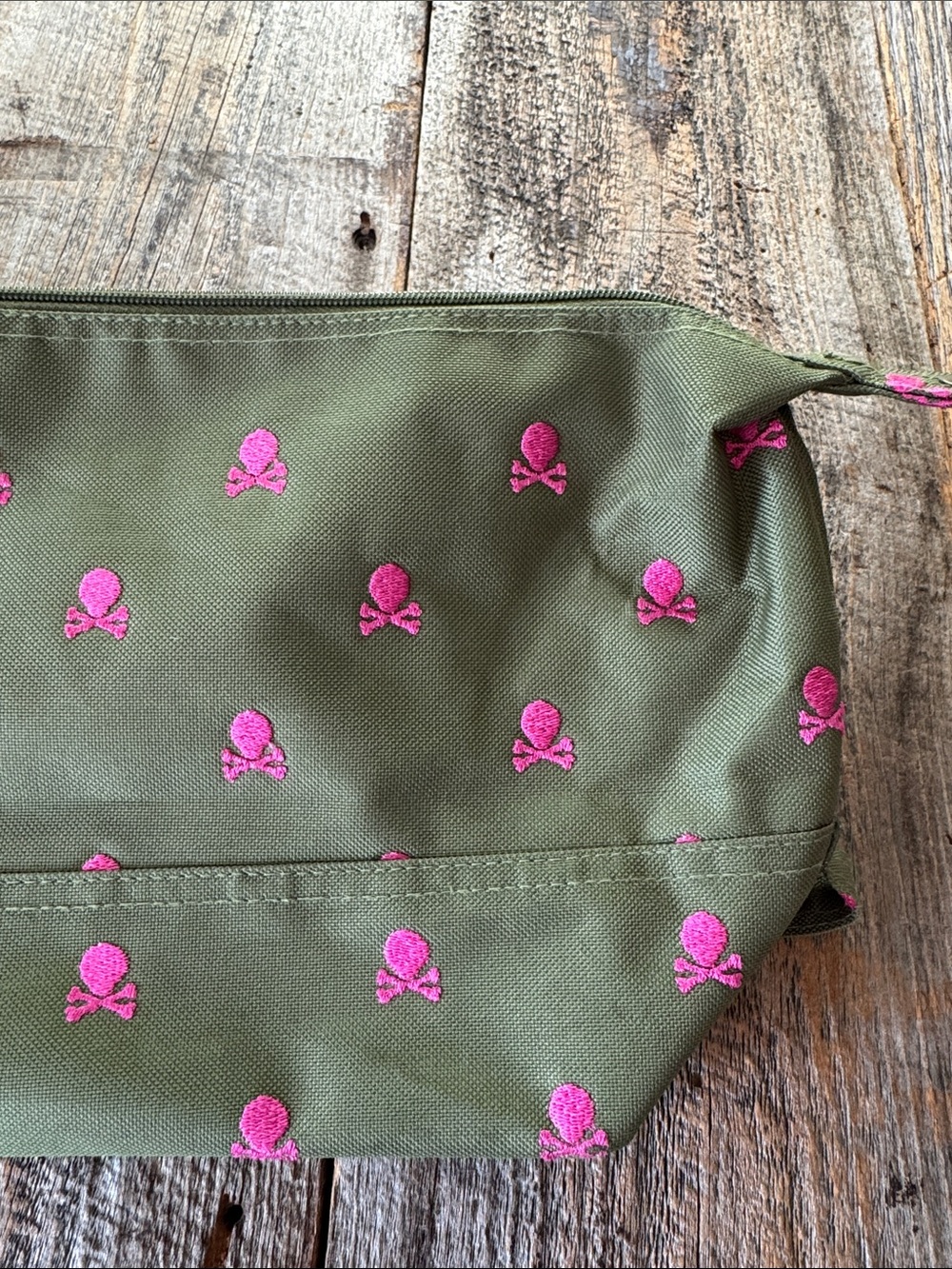 Planet Blue Malibu Olive Green & Hot Pink Skull Toiletry Bag / Dopp Kit